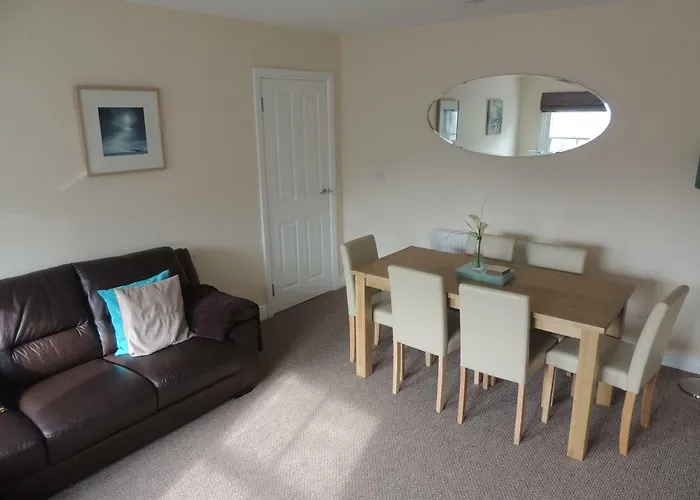 Apartment 2, 27 Skinner Street